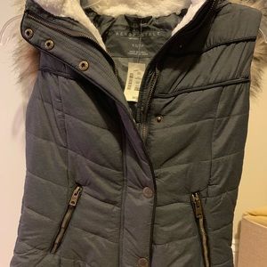 Teen puffy vest